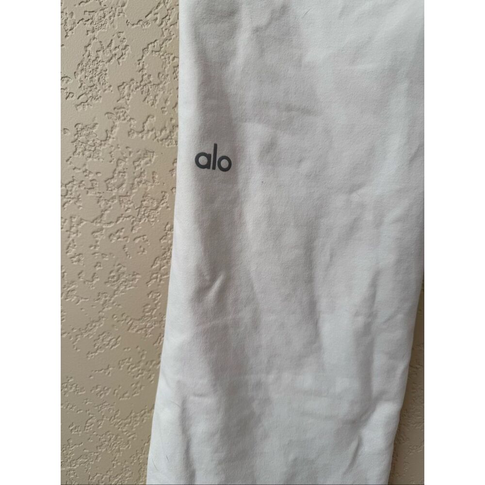 ALO Airbrush High Waist 7/8 Flutter Legging - Picture 5 of 6